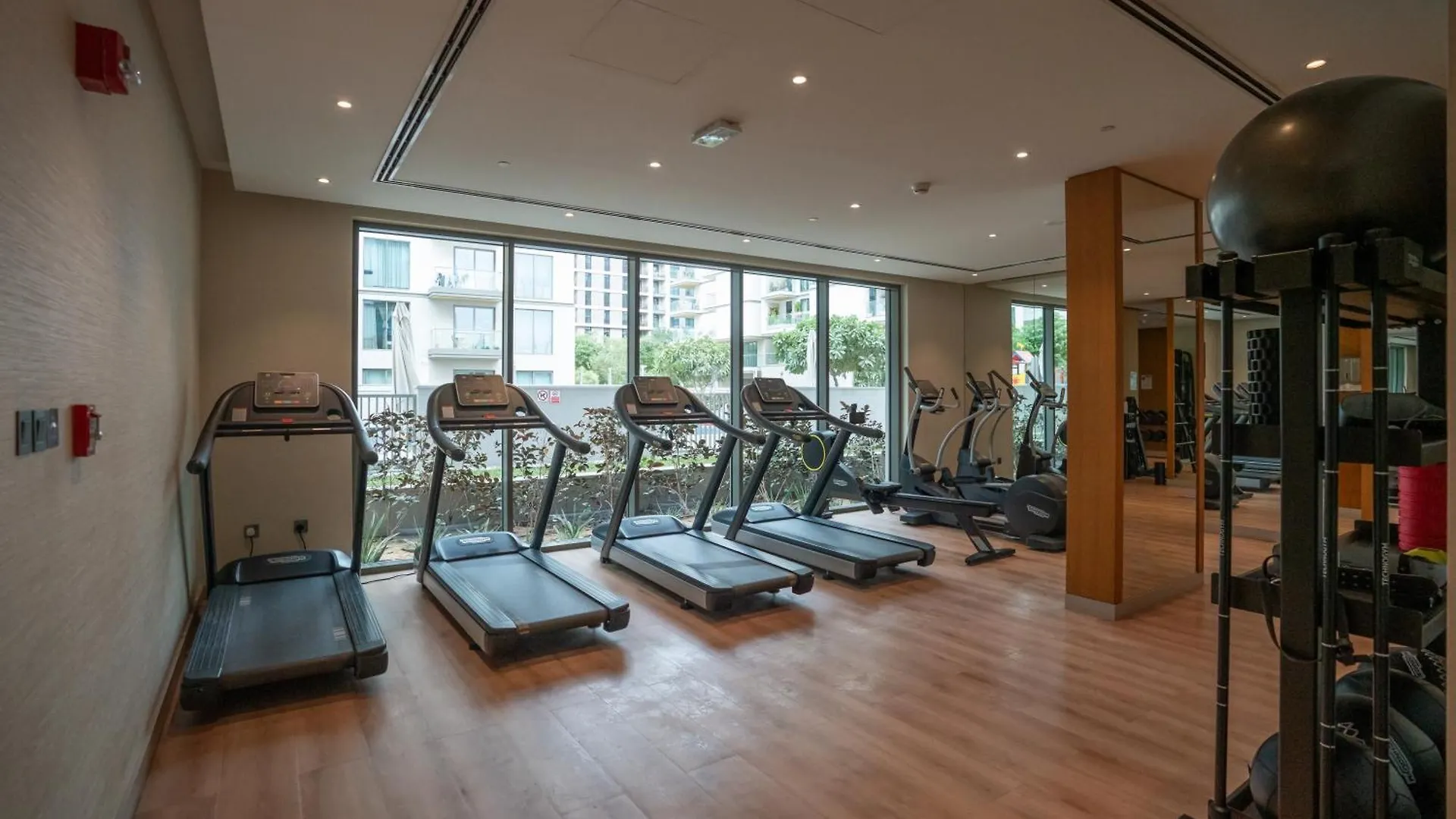 New Spacious 1Br With Pool And Gym Dubai Apartment
