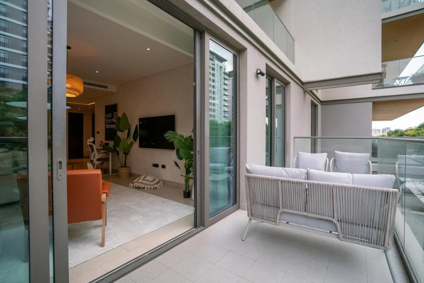 New Spacious 1Br With Pool And Gym Dubai 0*,  United Arab Emirates