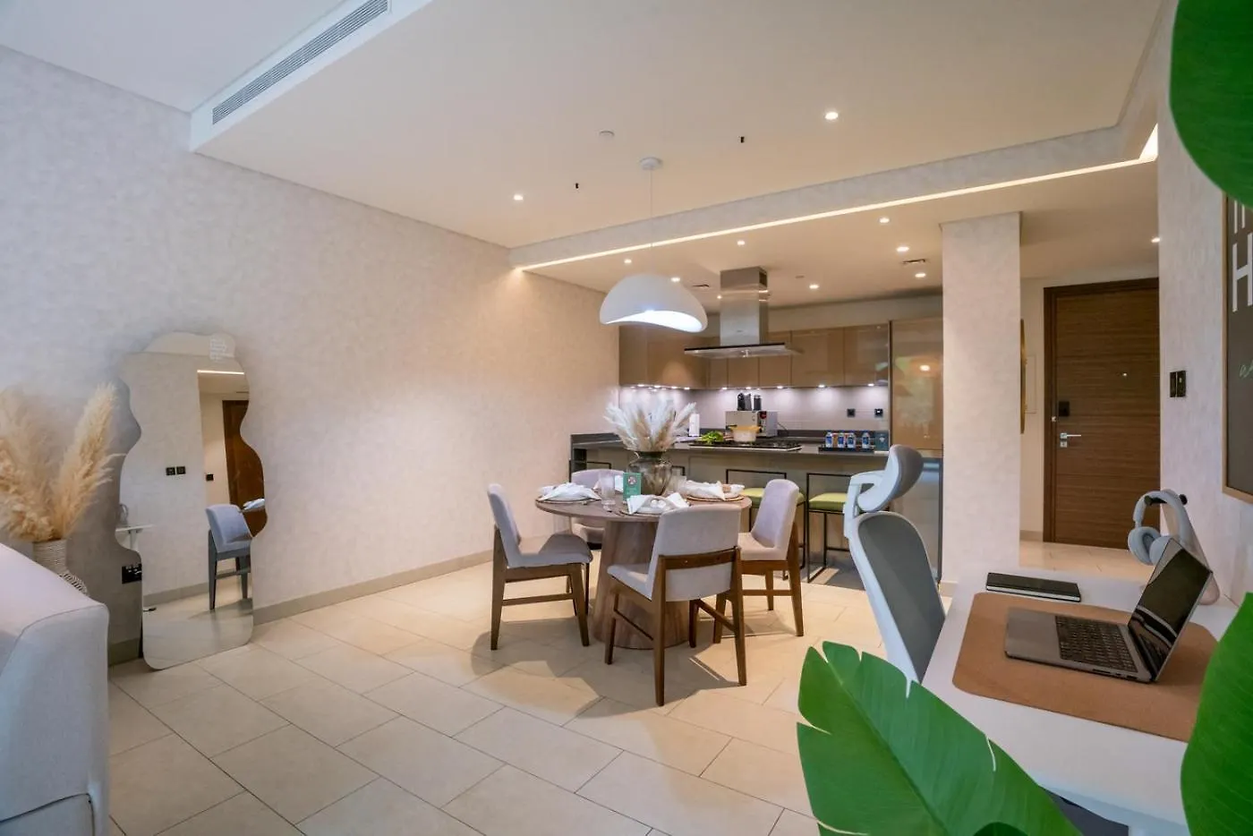 New Spacious 1Br With Pool And Gym Dubai
