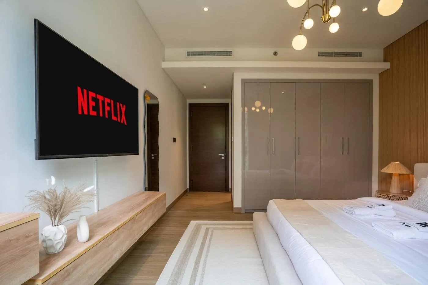 New Spacious 1Br With Pool And Gym Dubai Apartment